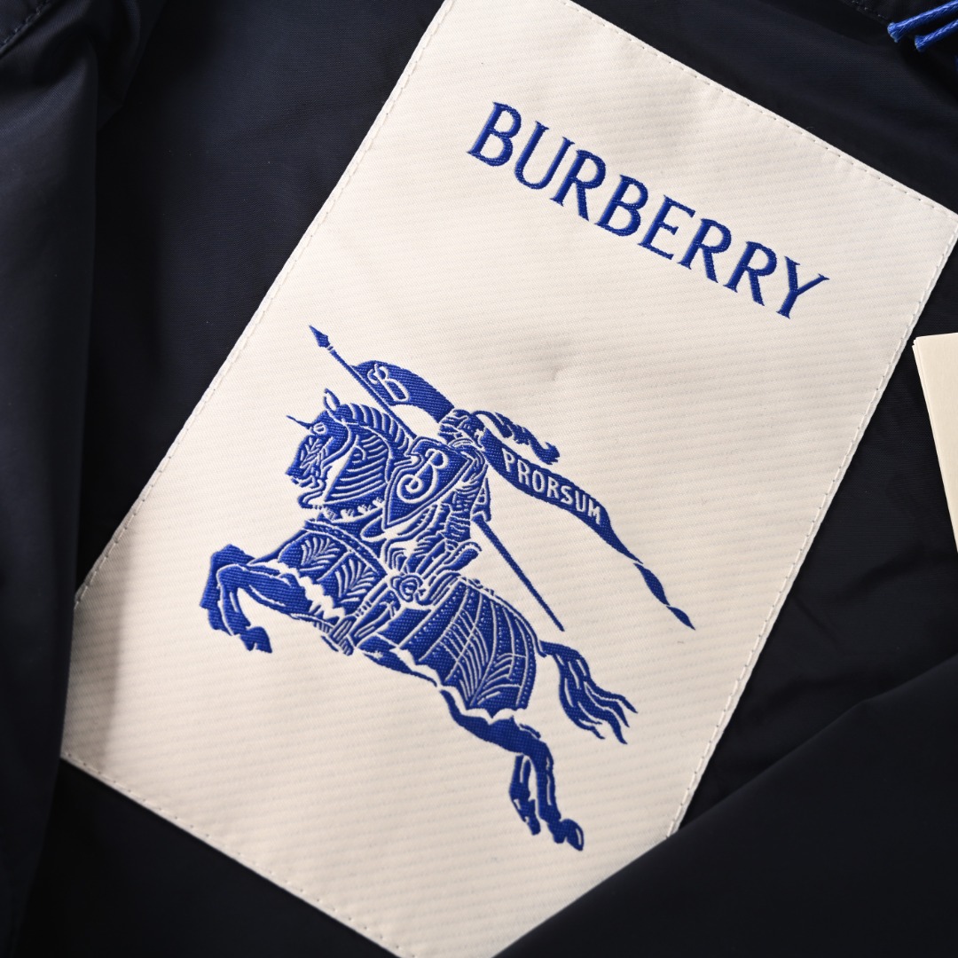 Burberry BURBERRY巴宝莉BBR 植绒战马绣花连帽外套