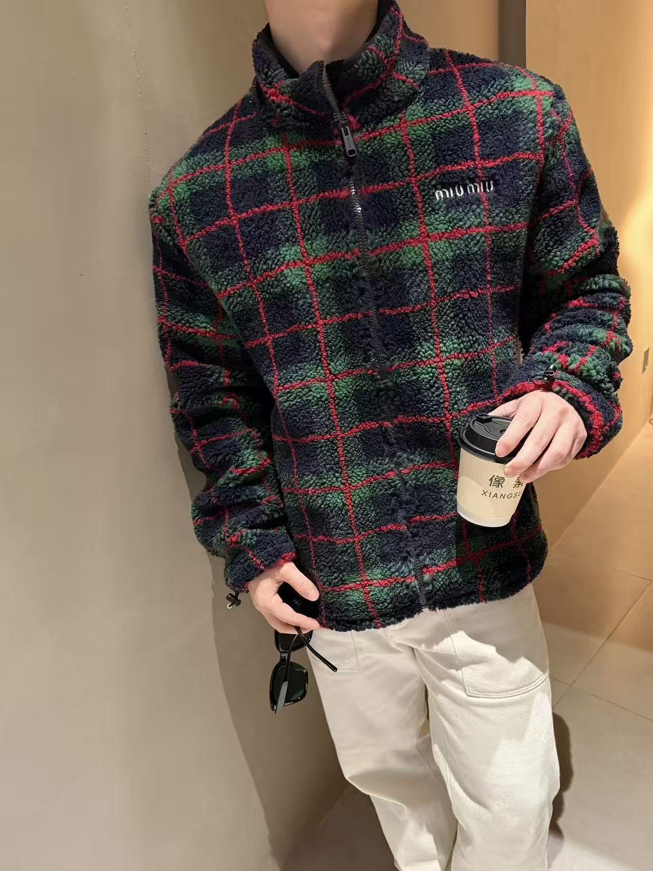 MIU MIU缪缪MM Chaqueta con cremallera de cuadros de contraste, referencia de uso