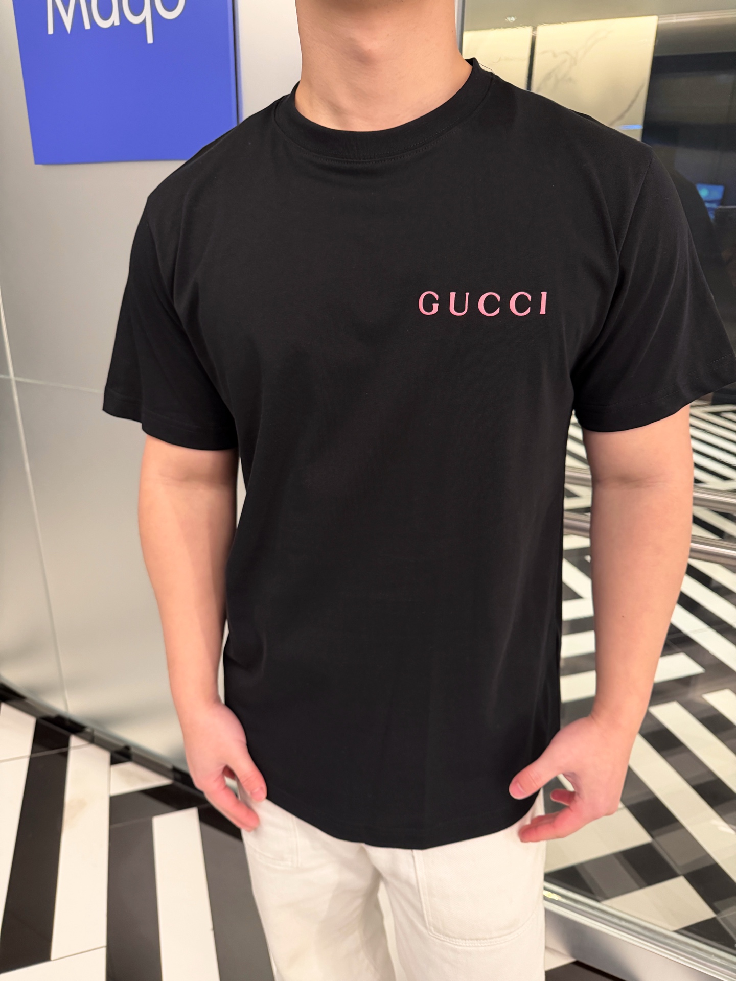 GUCCI古驰GUC 粉字母短袖T恤 上身参考