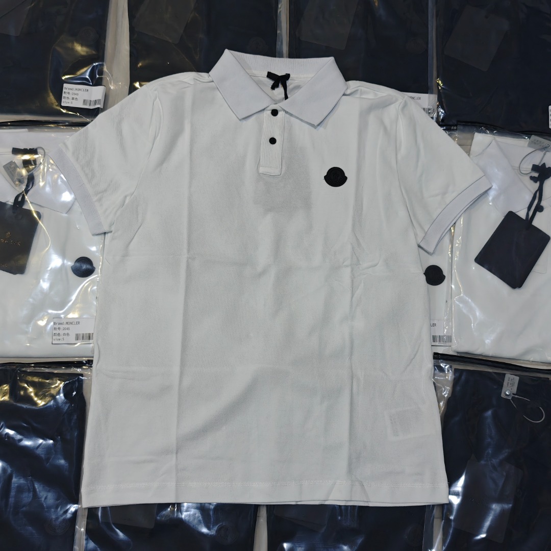 Camiseta polo de manga corta de algodón piqué con espalda de parches y etiqueta negra MONCLER MC, foto real del product…
