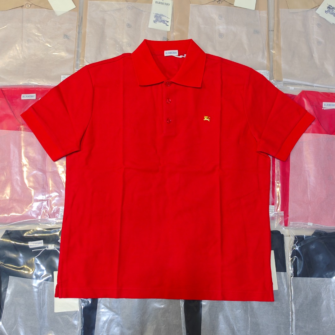 BURBERRY BBR Año del Caballo Serie de Nochevieja Caballo de Guerra Etiqueta de Hierro Logotipo de Caballero Camisa POLO…