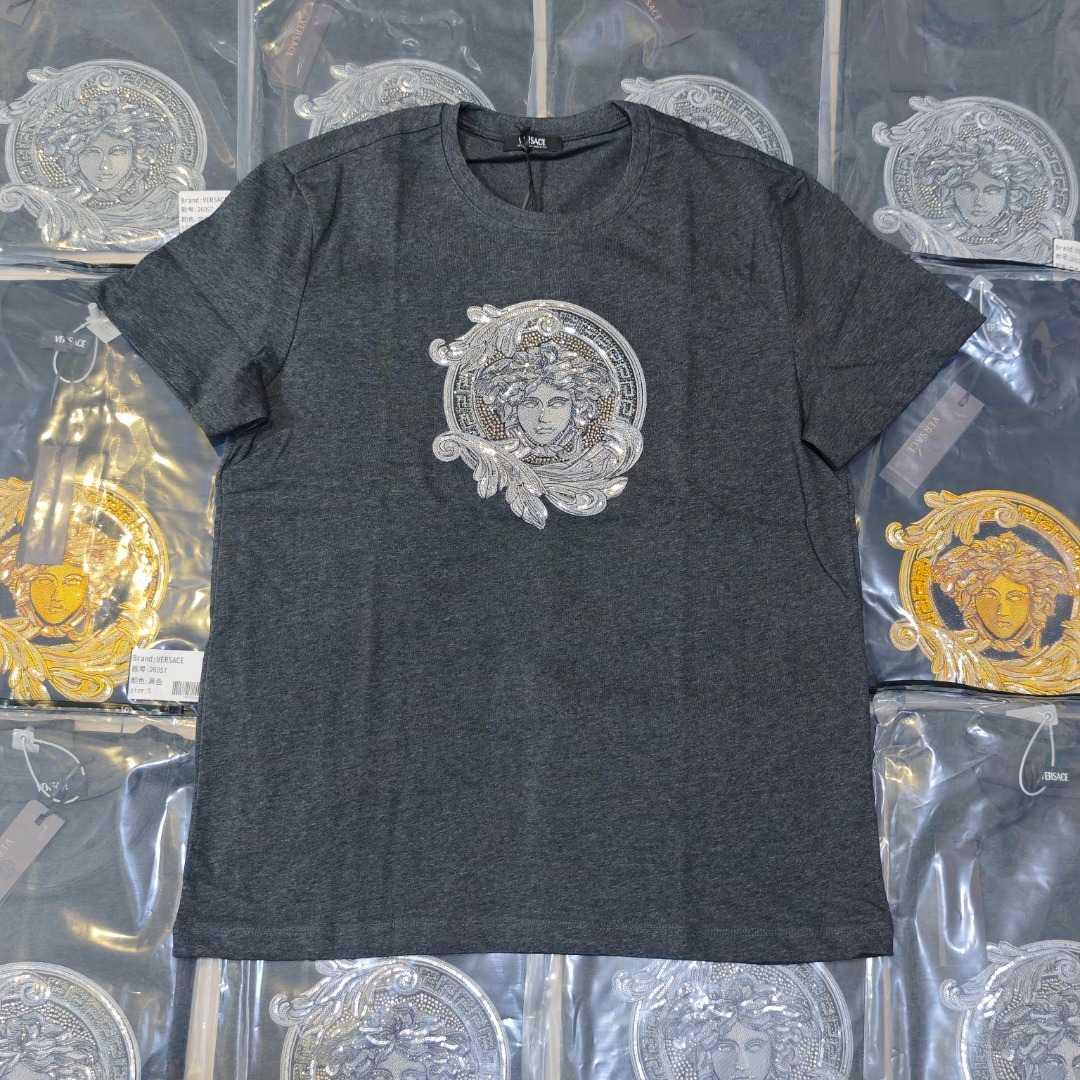 Camiseta de manga corta Versace con bordado de Medusa, foto real del lote