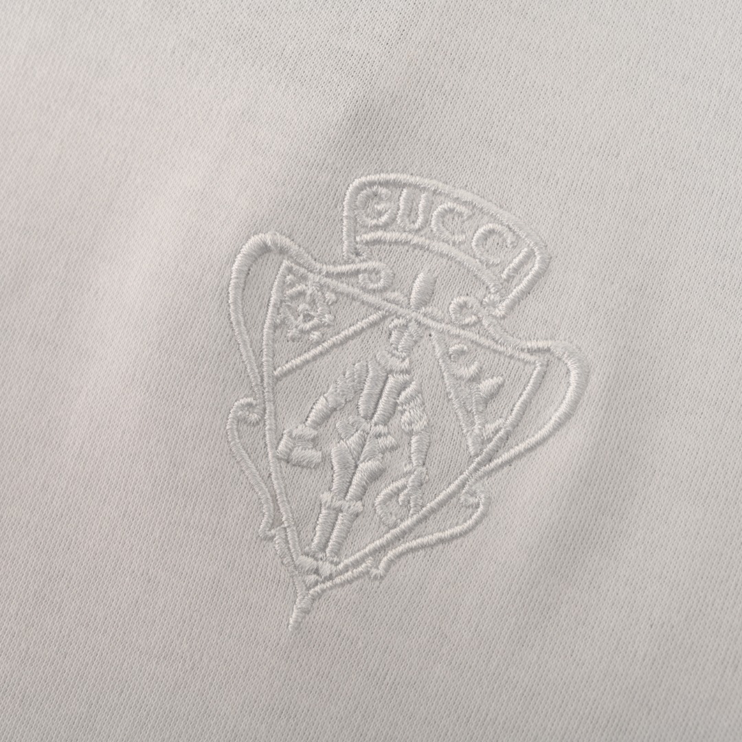 Gucci GUCCI古驰GUC 徽章刺绣短袖T恤