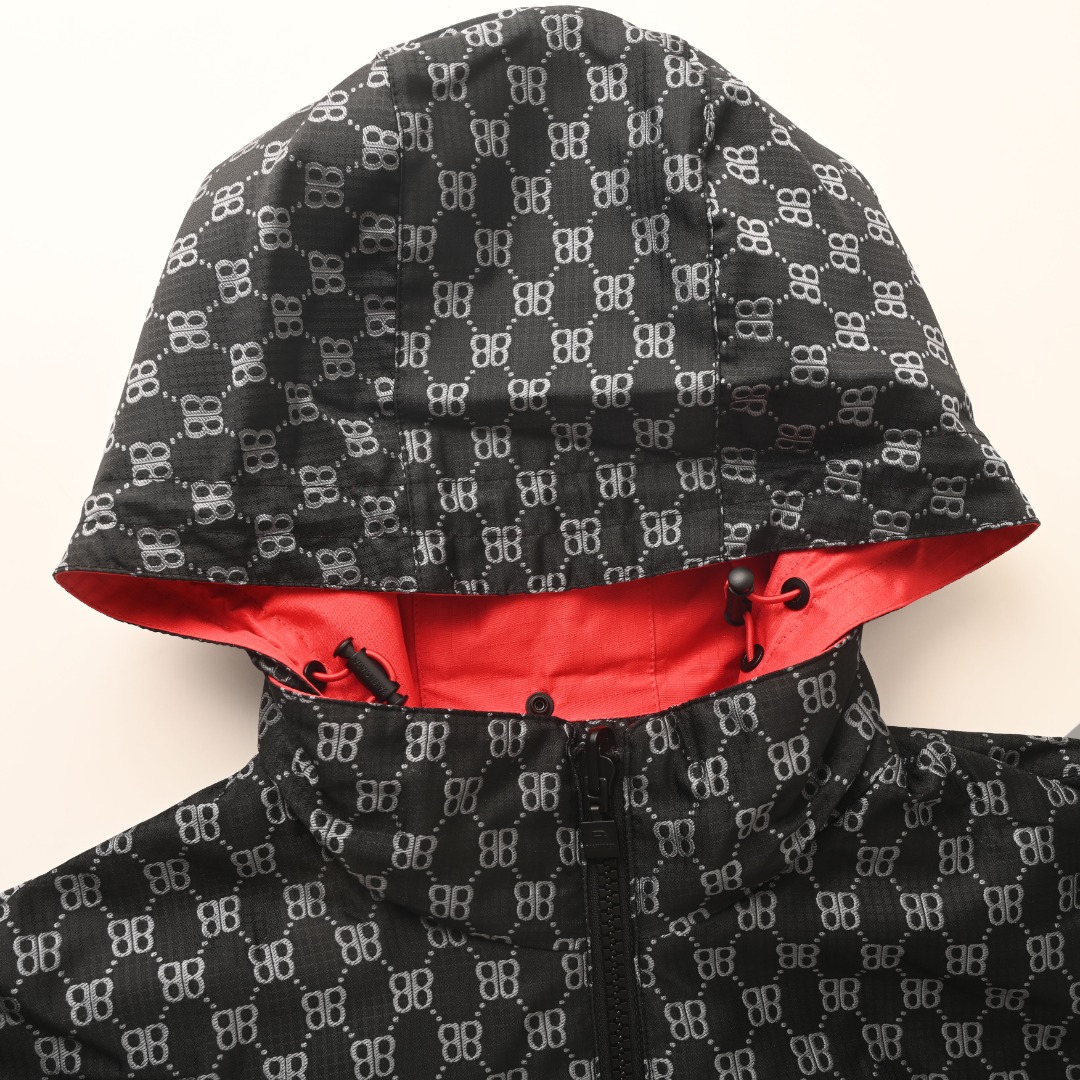 BALENCIAGA/巴黎世家BLCG 满印双B老花3M刺绣双面穿连帽外套冲锋衣  反面参考