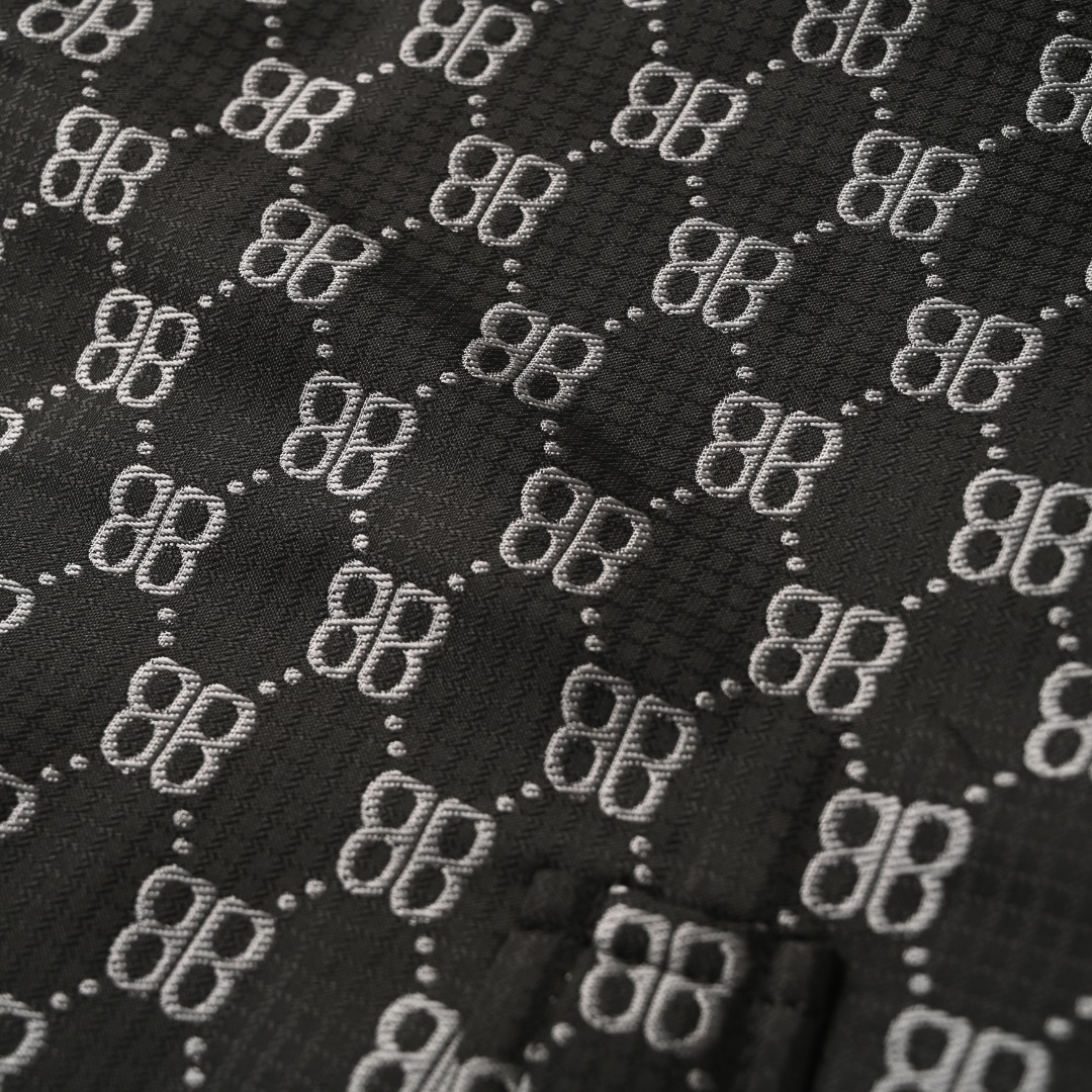 BALENCIAGA/巴黎世家BLCG 满印双B老花3M刺绣双面穿连帽外套冲锋衣  反面参考