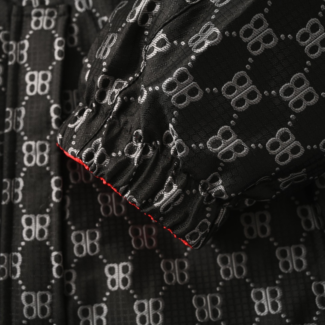 BALENCIAGA/巴黎世家BLCG 满印双B老花3M刺绣双面穿连帽外套冲锋衣  反面参考