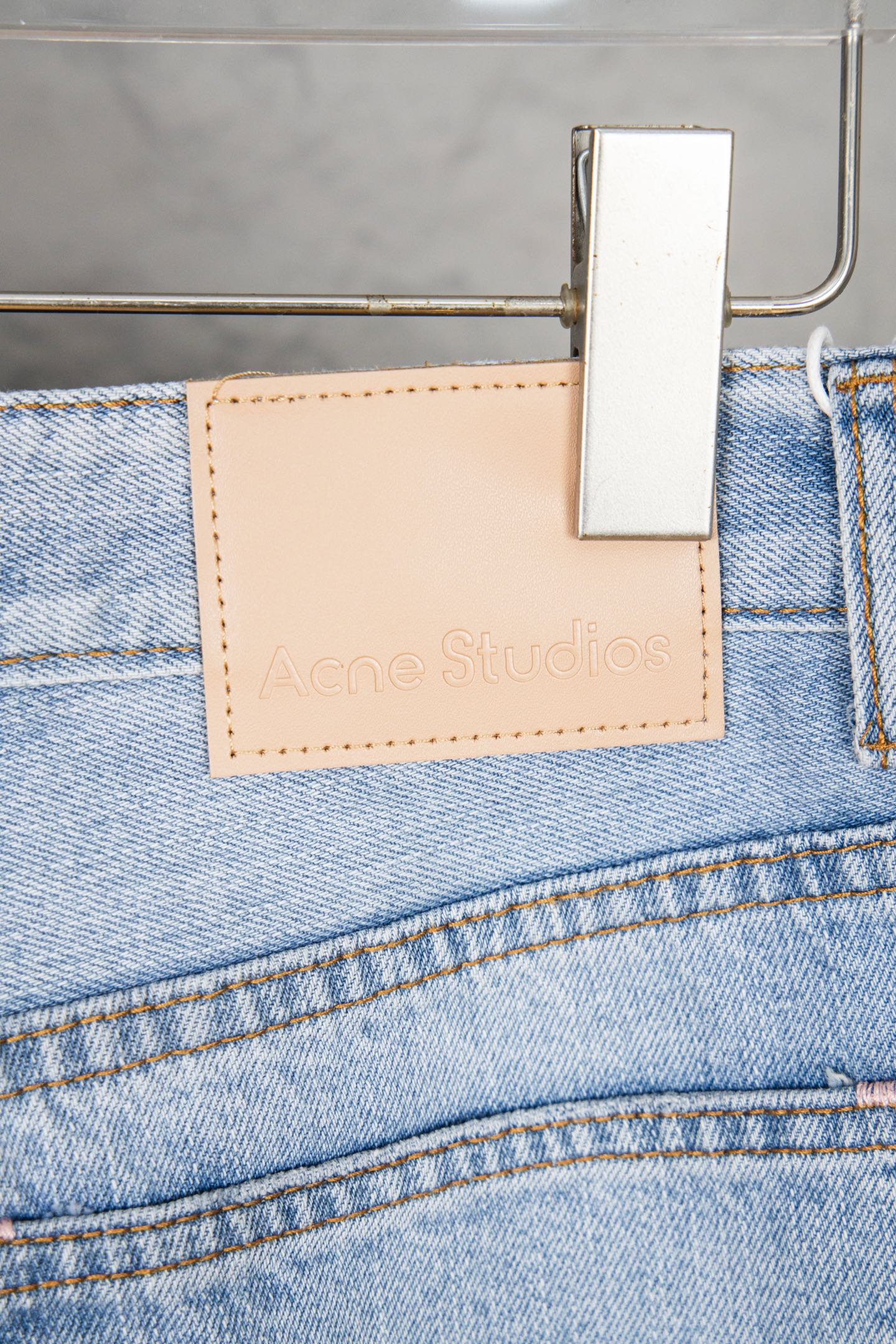 Acne Studios Jeans Rectos Anchos Azul Claro para Hombre y Mujer 10 i1745595694001 4503 0 8