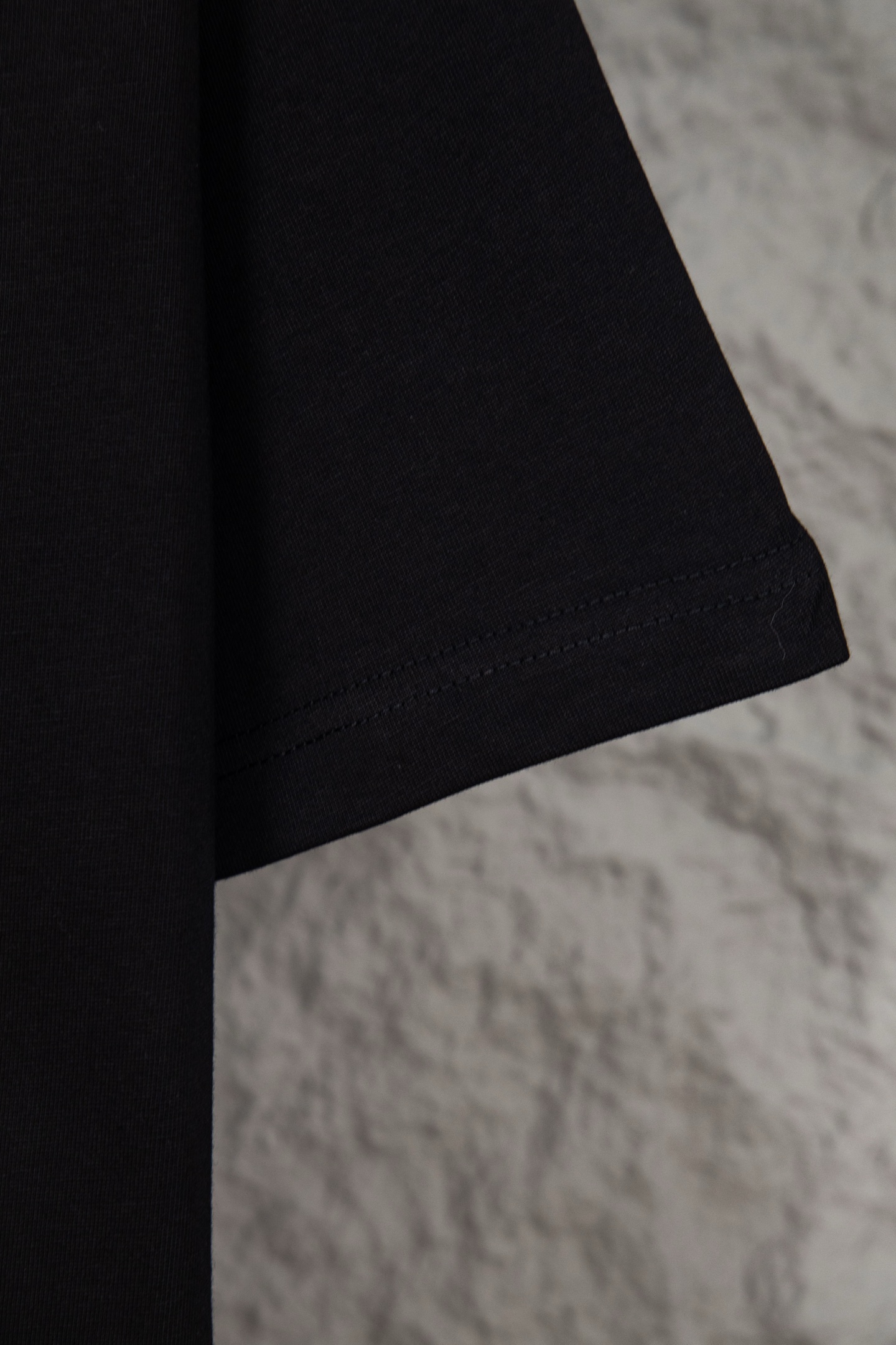 Celine/赛琳 25ss 立体刺绣花卉短袖 黑 白