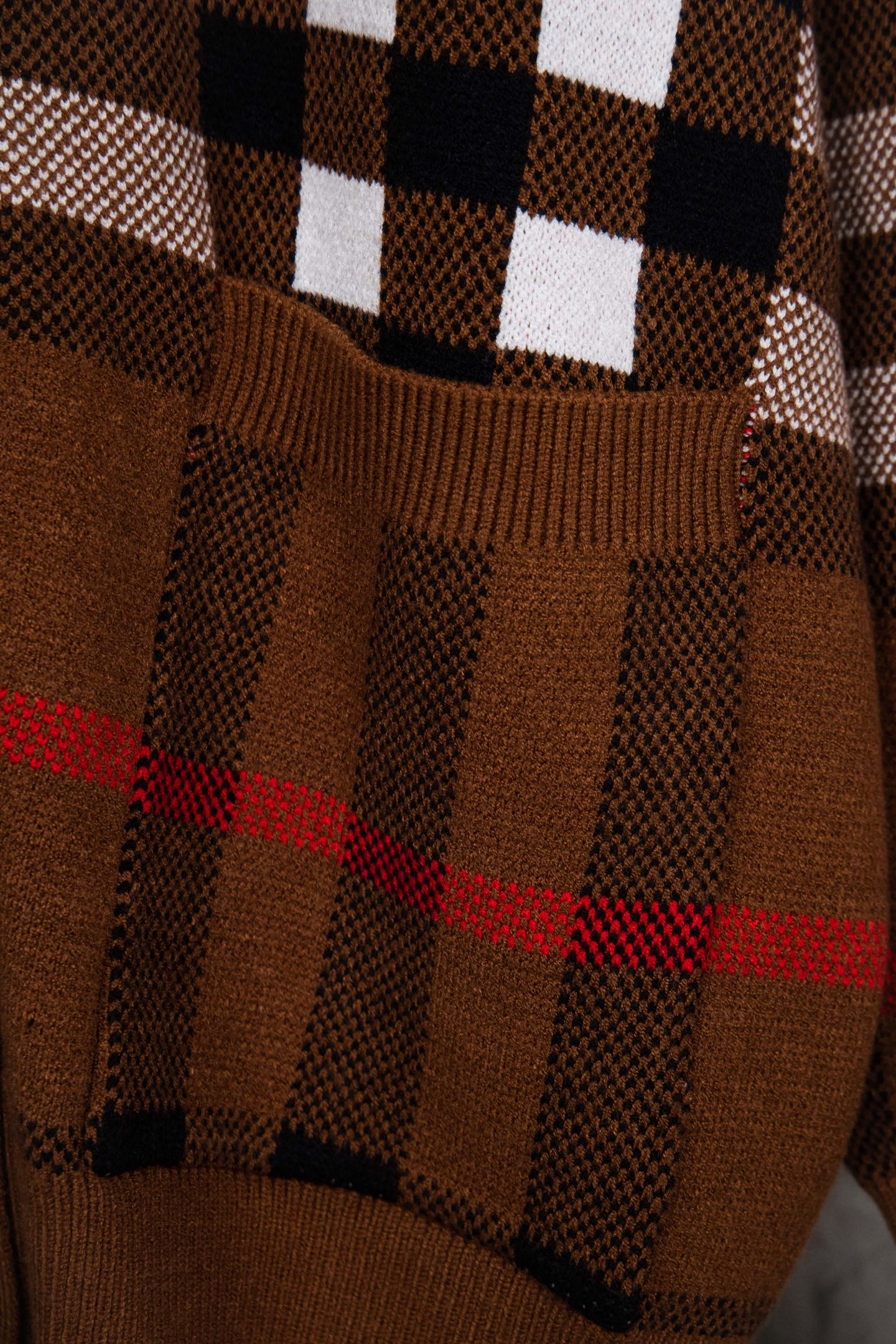 Burberry/巴宝莉 25ss经典条纹格子V领开衫毛衣外套 深卡其 浅卡其