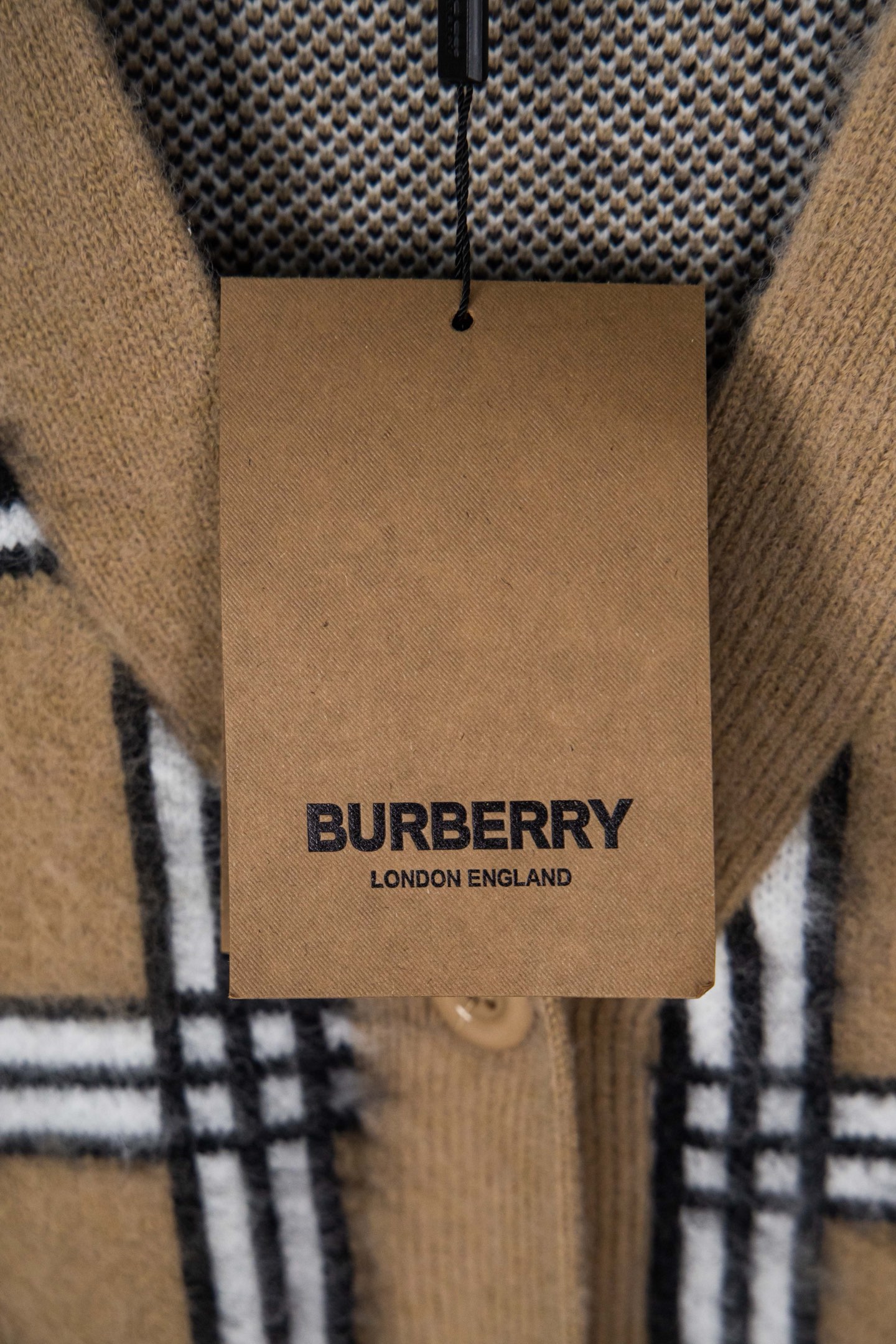 Burberry/巴宝莉 25ss格纹皮牌口袋针织开衫毛衣外套-Chinese UA Cheap High Quatity Brand Clothes Bags handbags Sneakers wholesale wholesaler seller from China Factory suppliers Fashion Clothing Shoes best Quality Beautiful Price Burberry/巴宝莉 25ss格纹皮牌口袋针织开衫毛衣外套