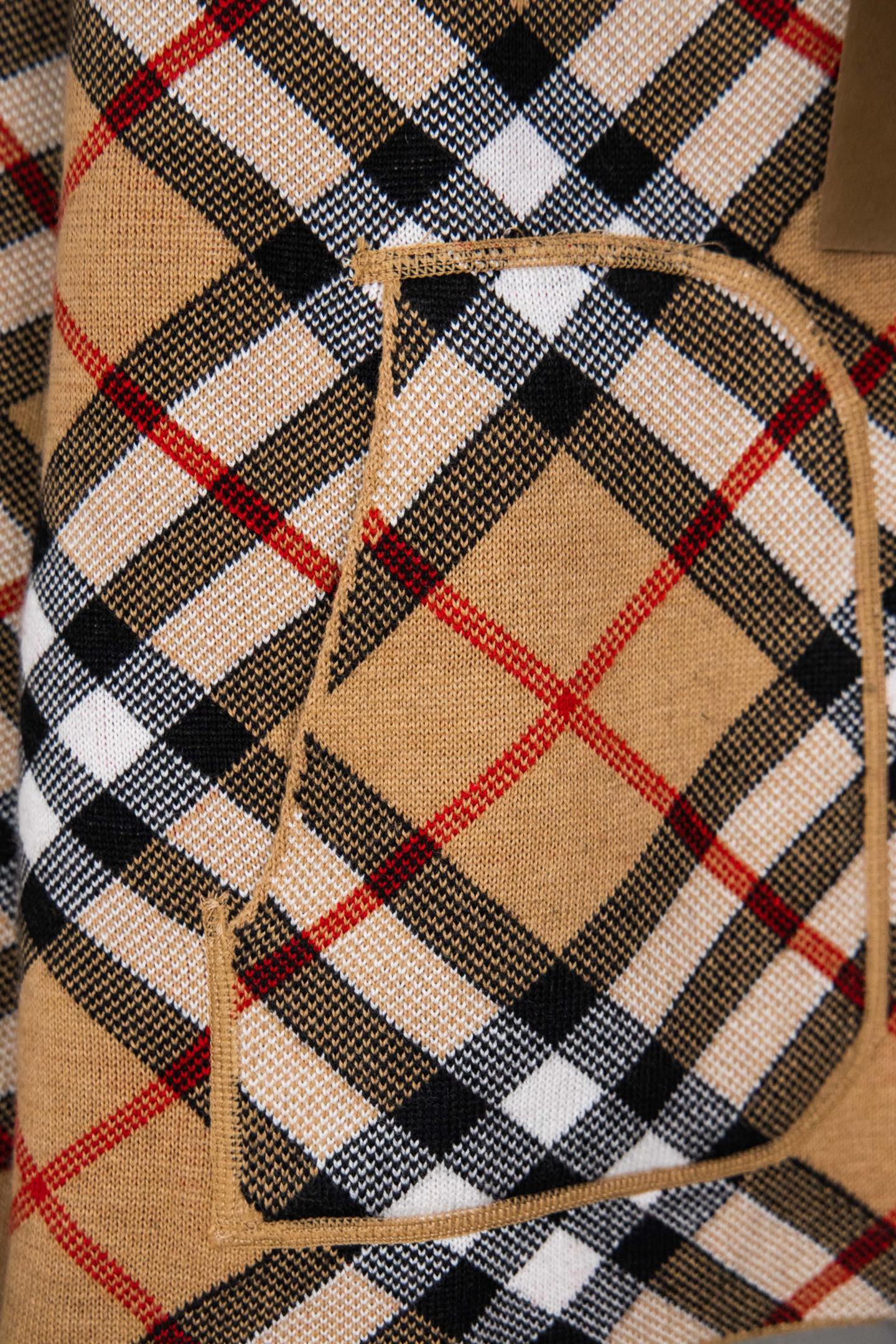 Burberry Cárdigan Jacquard Reversible de Lana con Diseño de Cuadros Clásico 7 i1754495009080 7979 0 5