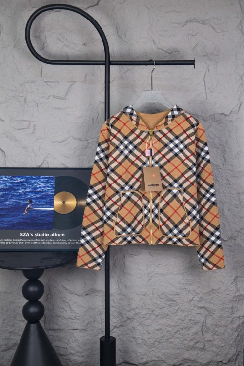 Burberry Cárdigan Jacquard Reversible de Lana con Diseño de Cuadros Clásico 26 Burberry Cárdigan Jacquard Reversible de Lana con Diseño de Cuadros Clásico