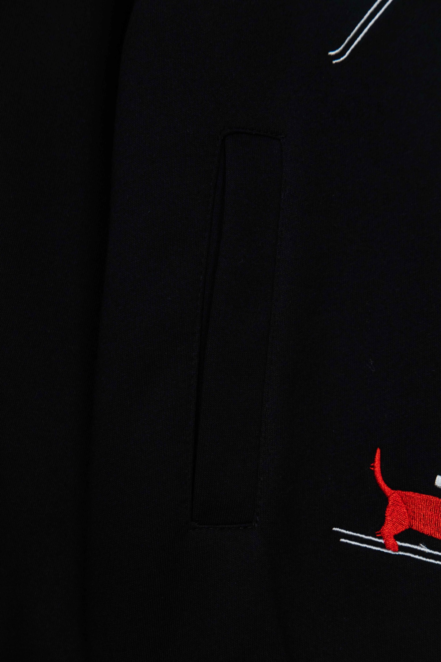 Thom Browne/汤姆布朗 25Fw小狗刺绣四条杠华夫格连帽针织开衫外套黑色-Chinese UA Cheap High Quatity Brand Clothes Bags handbags Sneakers wholesale wholesaler seller from China Factory suppliers Fashion Clothing Shoes best Quality Beautiful Price Thom Browne/汤姆布朗 25Fw小狗刺绣四条杠华夫格连帽针织开衫外套黑色