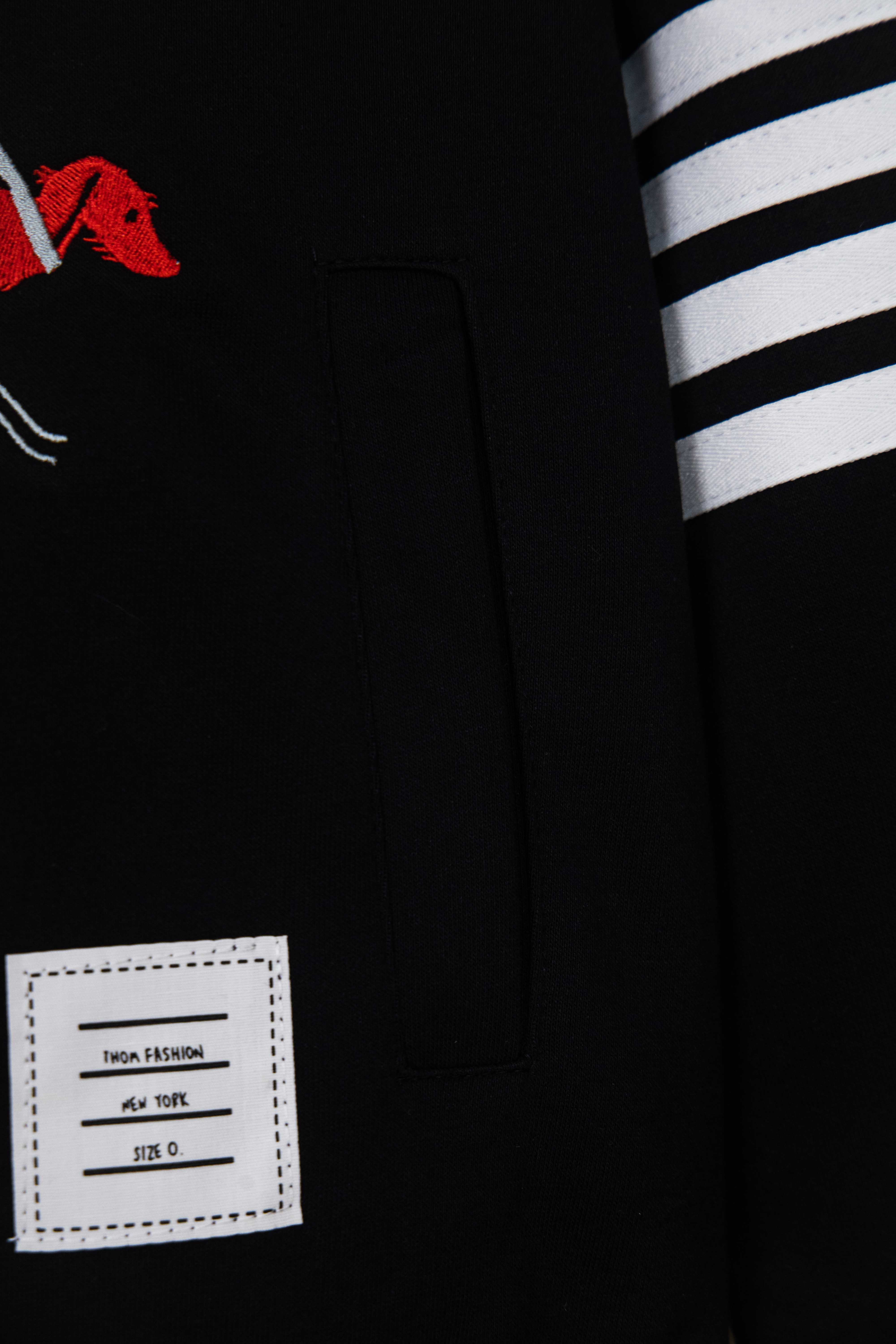 Thom Browne/汤姆布朗 25Fw小狗刺绣四条杠华夫格连帽针织开衫外套黑色-Chinese UA Cheap High Quatity Brand Clothes Bags handbags Sneakers wholesale wholesaler seller from China Factory suppliers Fashion Clothing Shoes best Quality Beautiful Price Thom Browne/汤姆布朗 25Fw小狗刺绣四条杠华夫格连帽针织开衫外套黑色