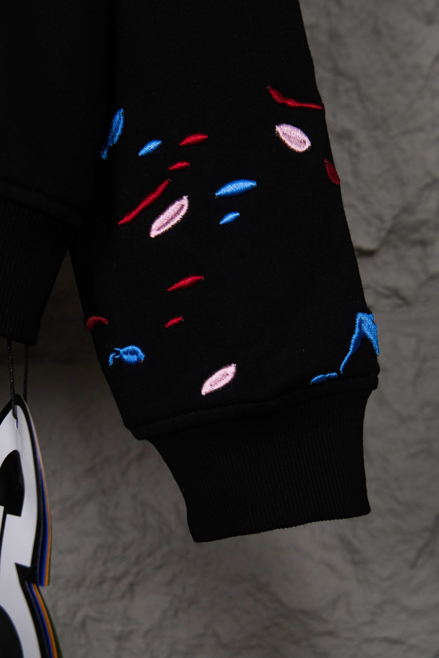 GOODBRAND25SS糖果刺绣泼墨拉拉链连帽套头卫衣 黑色 白色-Chinese UA Cheap High Quatity Brand Clothes Bags handbags Sneakers wholesale wholesaler seller from China Factory suppliers Fashion Clothing Shoes best Quality Beautiful Price GOODBRAND25SS糖果刺绣泼墨拉拉链连帽套头卫衣 黑色 白色