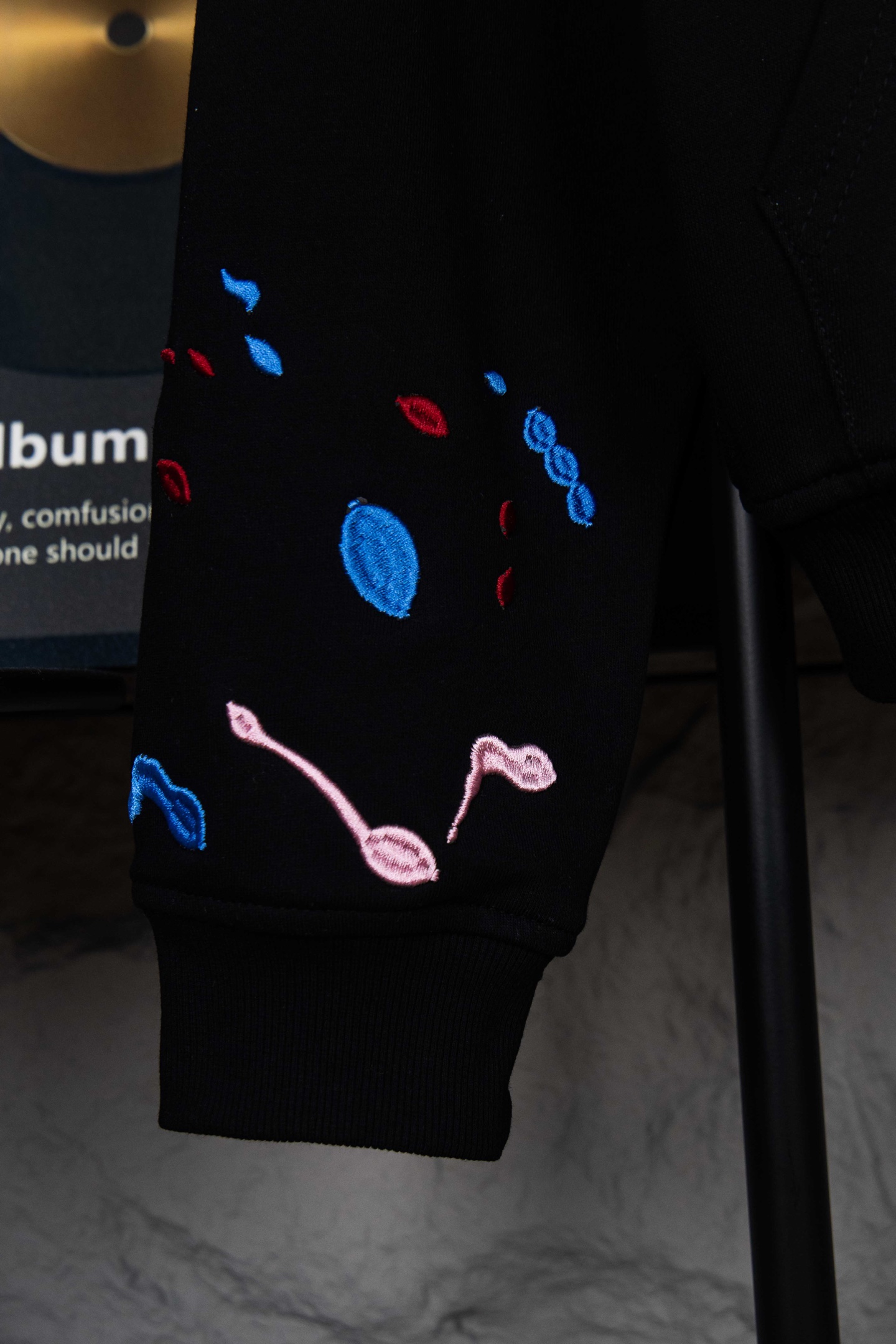 GOODBRAND25SS糖果刺绣泼墨拉拉链连帽套头卫衣 黑色 白色-Chinese UA Cheap High Quatity Brand Clothes Bags handbags Sneakers wholesale wholesaler seller from China Factory suppliers Fashion Clothing Shoes best Quality Beautiful Price GOODBRAND25SS糖果刺绣泼墨拉拉链连帽套头卫衣 黑色 白色