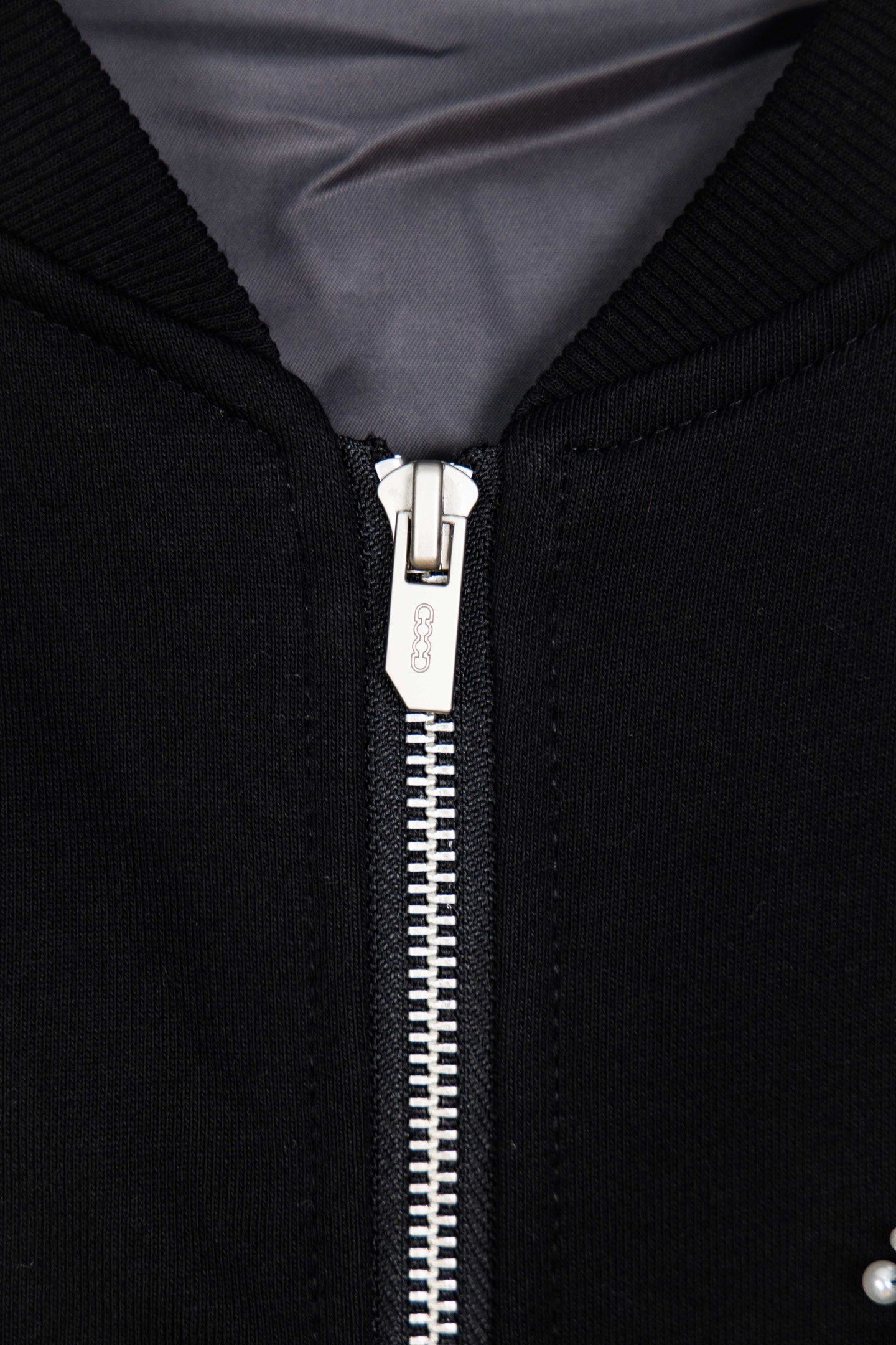 GOODBRAN珍珠串珠标语字母绣拉链连帽卫衣 黑色 米色-Chinese UA Cheap High Quatity Brand Clothes Bags handbags Sneakers wholesale wholesaler seller from China Factory suppliers Fashion Clothing Shoes best Quality Beautiful Price GOODBRAN珍珠串珠标语字母绣拉链连帽卫衣 黑色 米色