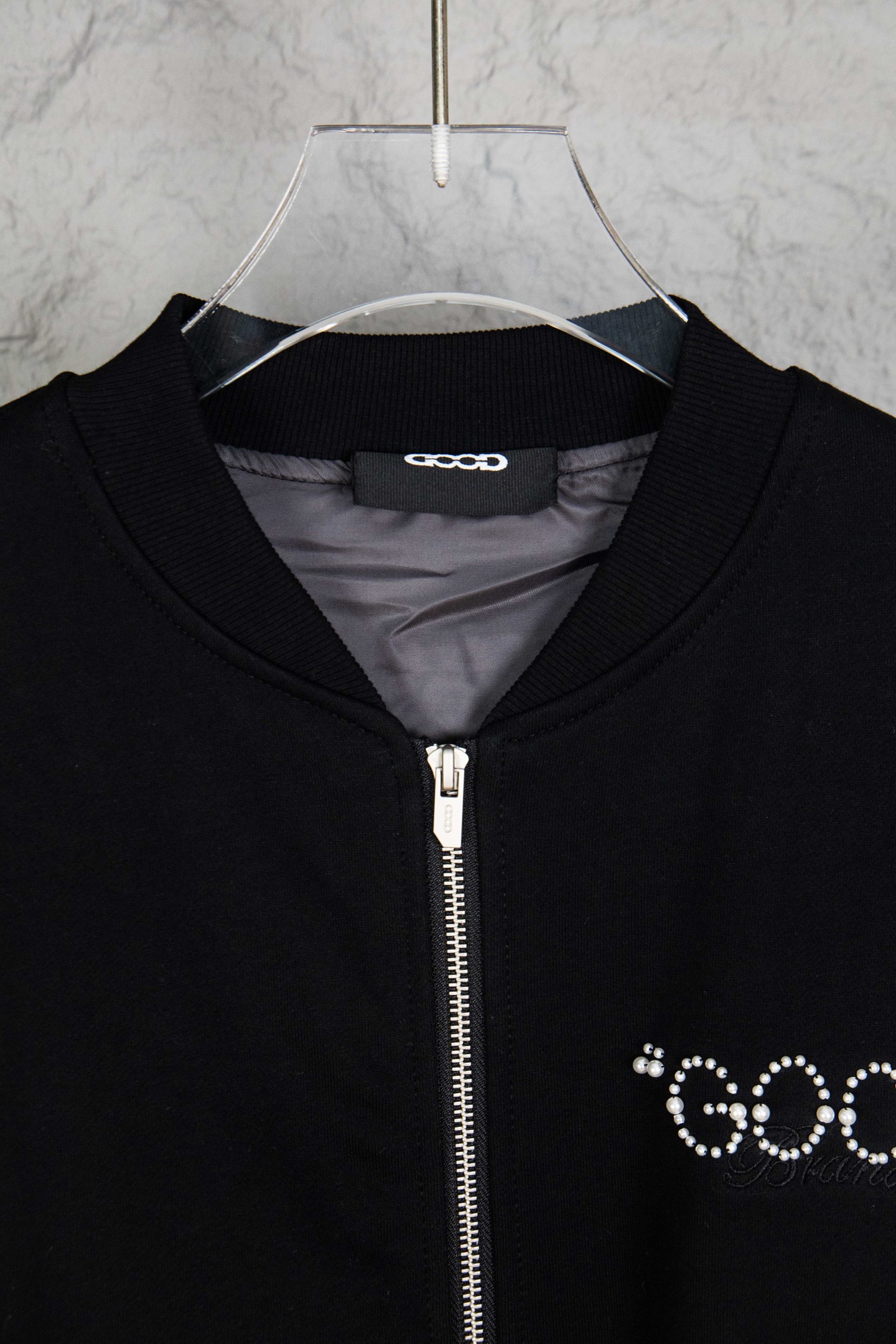 GOODBRAN珍珠串珠标语字母绣拉链连帽卫衣 黑色 米色-Chinese UA Cheap High Quatity Brand Clothes Bags handbags Sneakers wholesale wholesaler seller from China Factory suppliers Fashion Clothing Shoes best Quality Beautiful Price GOODBRAN珍珠串珠标语字母绣拉链连帽卫衣 黑色 米色