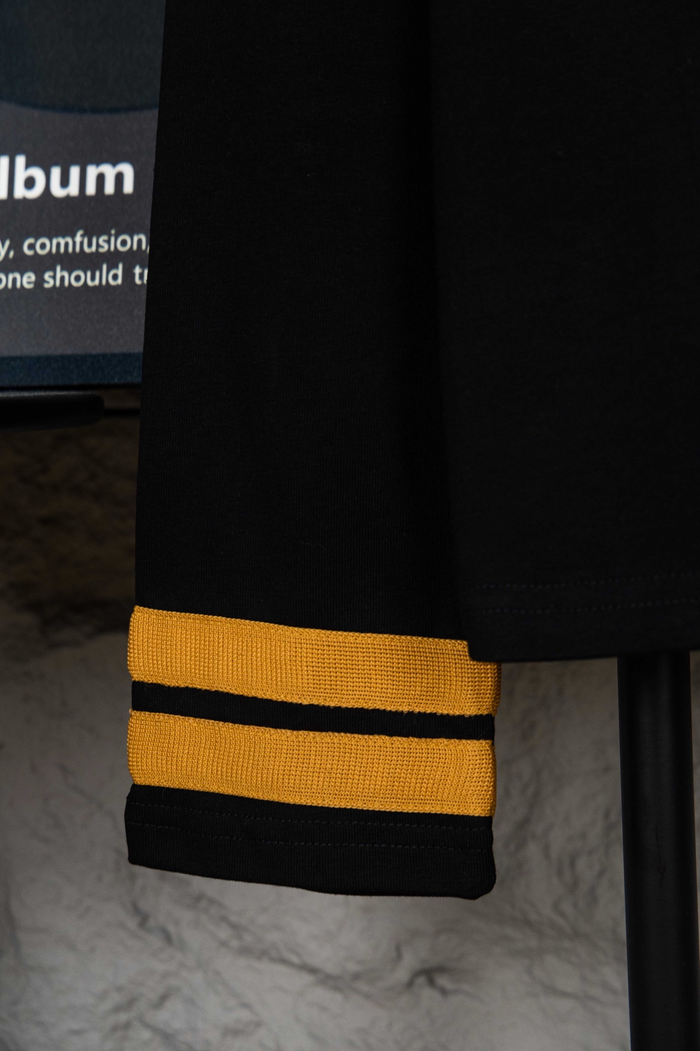 Dior/迪奥 25ss 47字母刺绣圆领长袖 黑色 白色