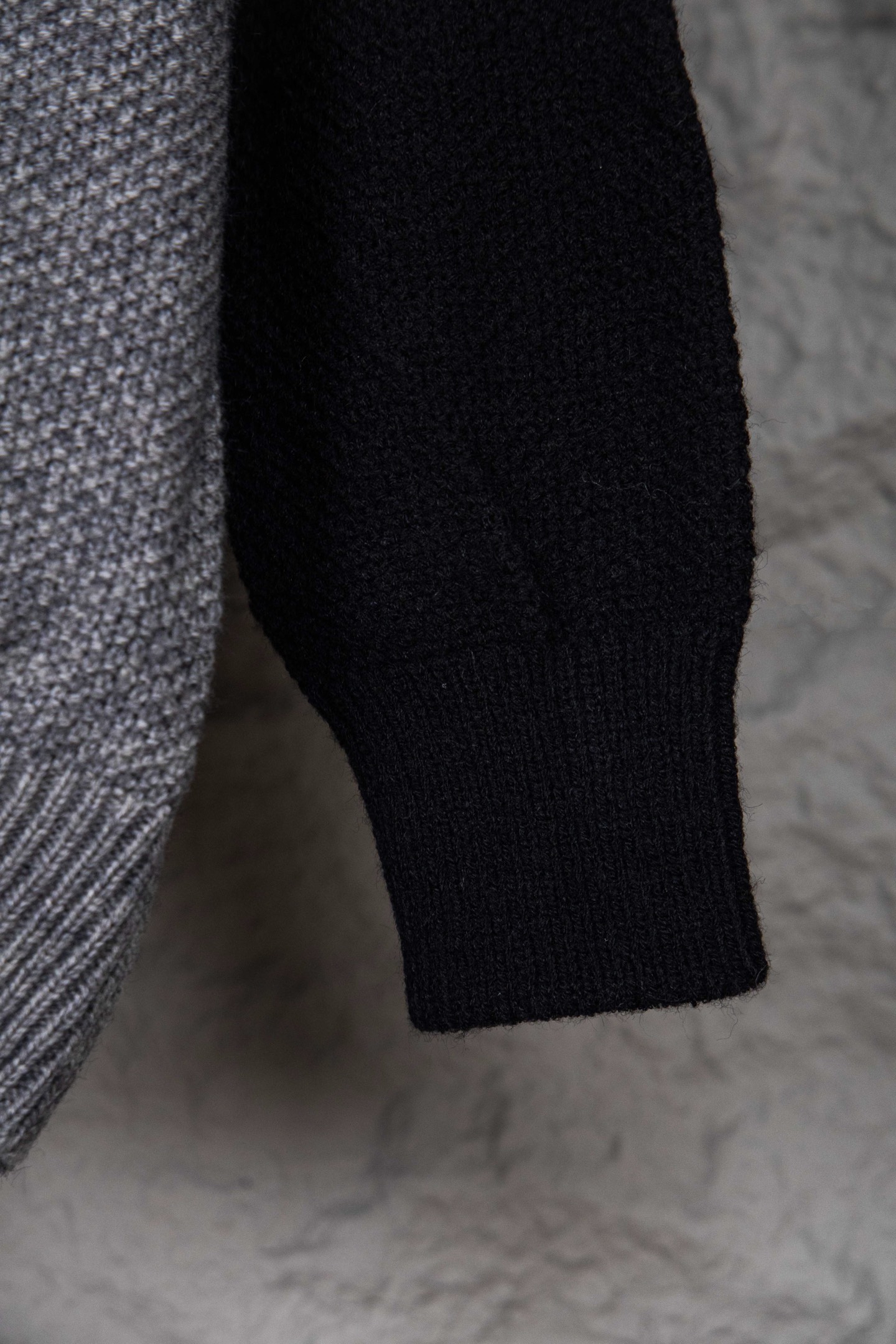 Chrome Hearts/克罗心25ss马蹄十字架刺绣插肩毛衣黑灰色