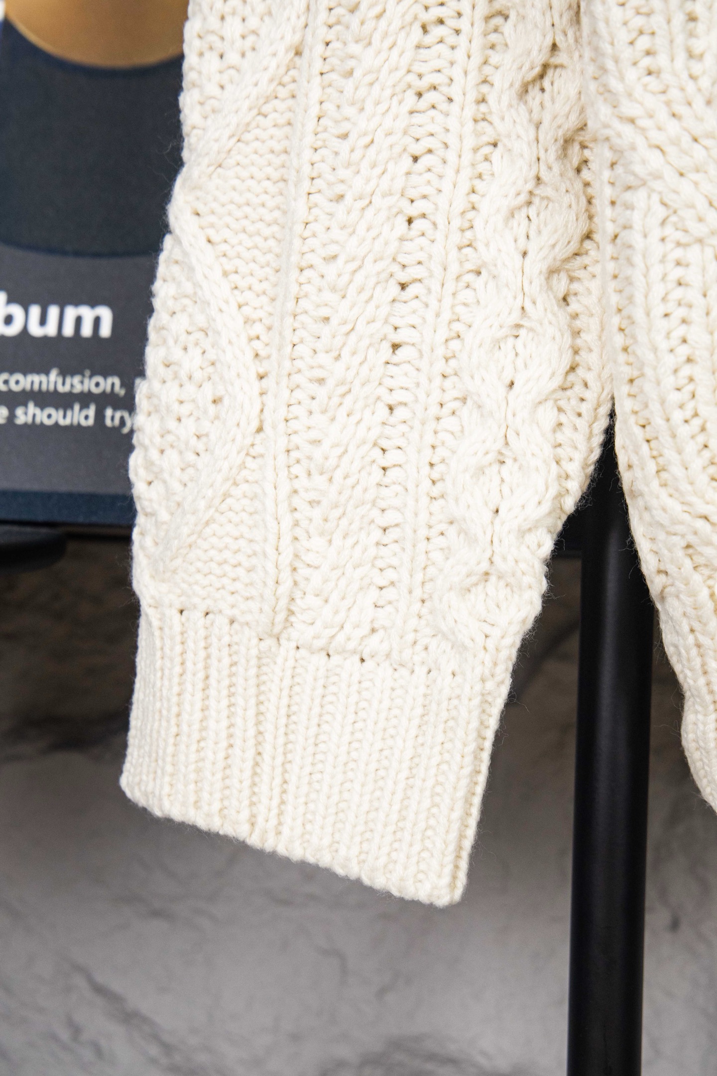 Ceine/赛琳 25ss 麻花员领针织毛衣 米色