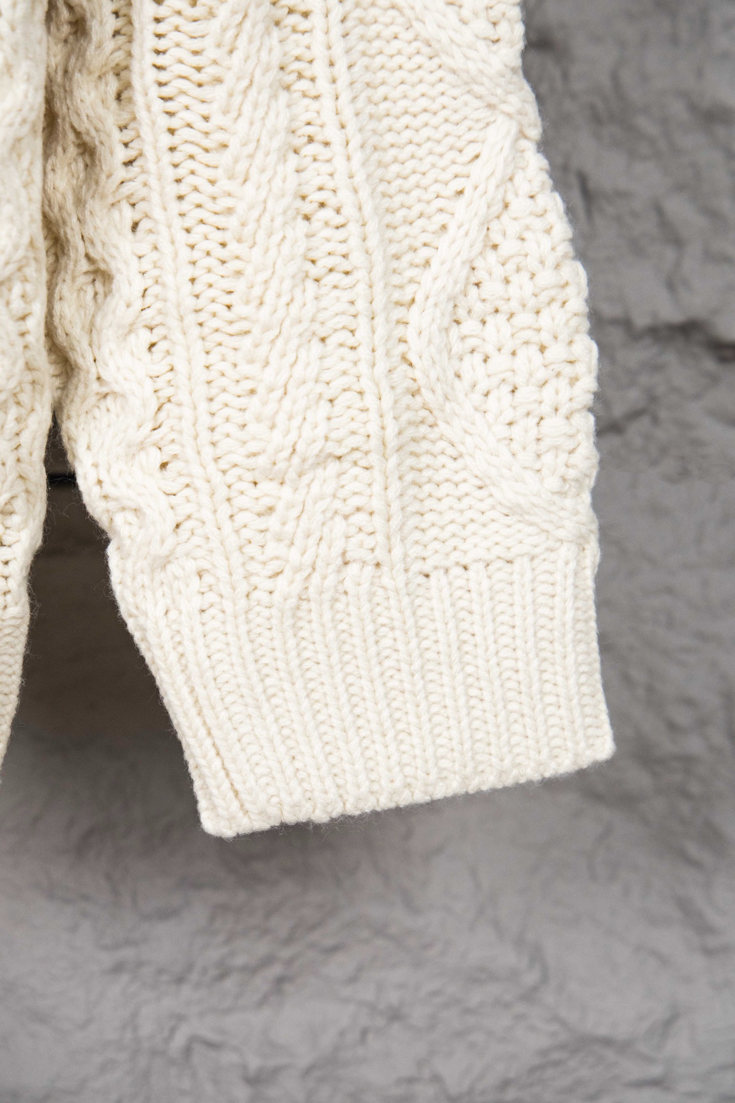 Ceine/赛琳 25ss 麻花员领针织毛衣 米色