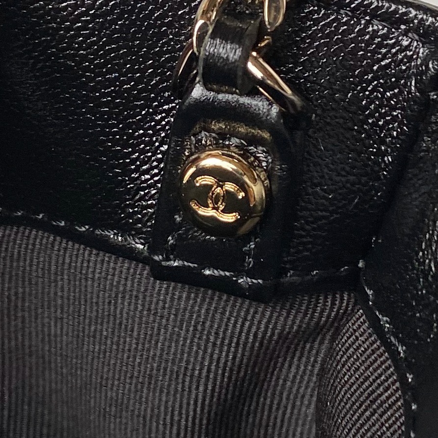 chane24C最新mini31bag横版A真的是精致又小巧经典与奢华的完美融合包袋设计简洁大方尺寸适中