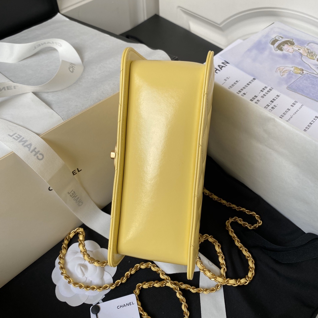 Chane124C双小金球AS2615️专排门队进走去看中了季节款转身可爱的sa通知我最热门的双金球抽绳