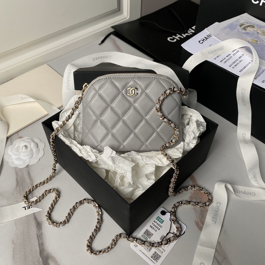 Chanel Falso
 Bolsos de mano Oro Piel de oveja