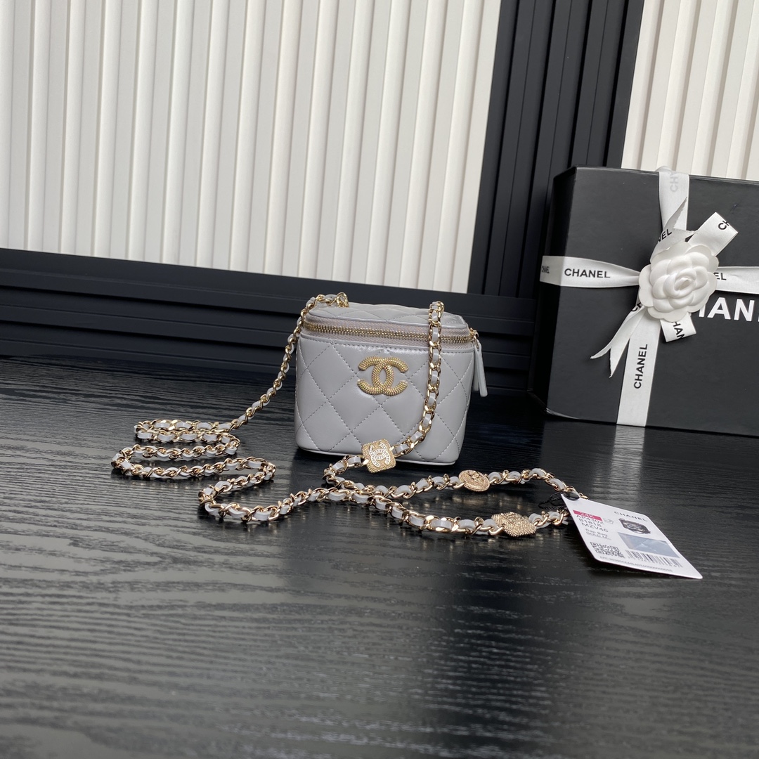 Chanel Cosmetic Bags Set With Diamonds Sheepskin Chains