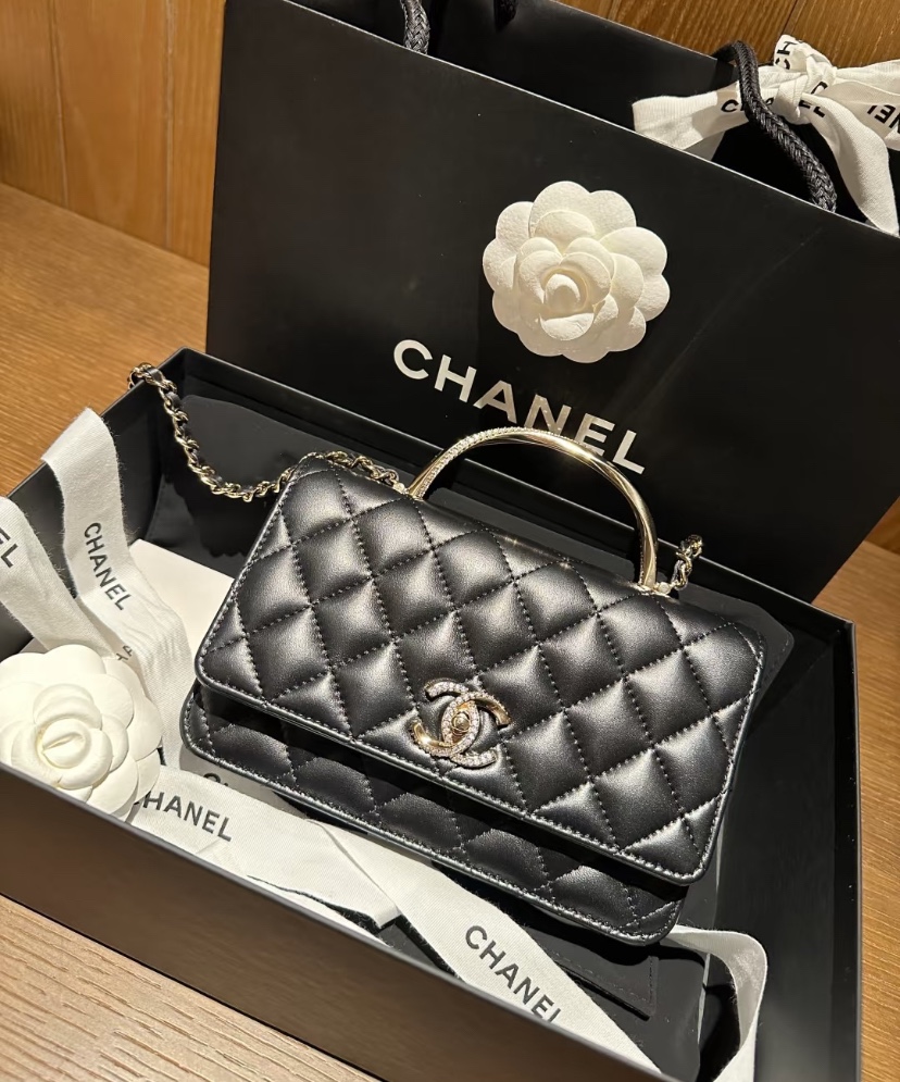 路易威登 Louis Vuitton 高定典藏名品高定成衣时装外套连衣裙衬衫T恤 #DE54AEE8 2