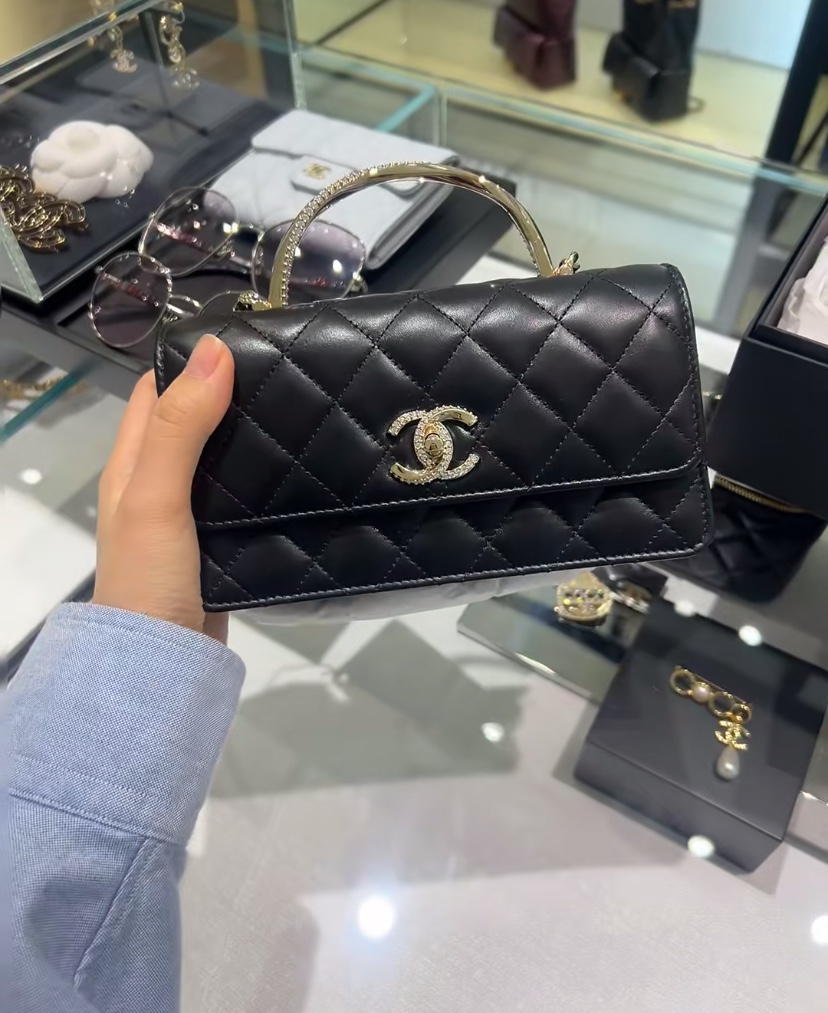 路易威登 Louis Vuitton 高定典藏名品高定成衣时装外套连衣裙衬衫T恤 #DE54AEE8 3