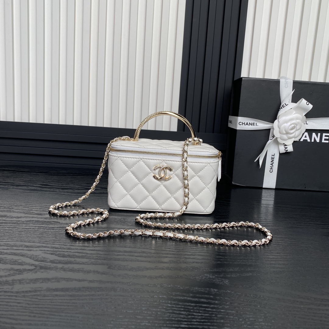 Shop the Best High Authentic Quality Replica
 Chanel AAAA
 Cosmetic Bags Set With Diamonds Sheepskin