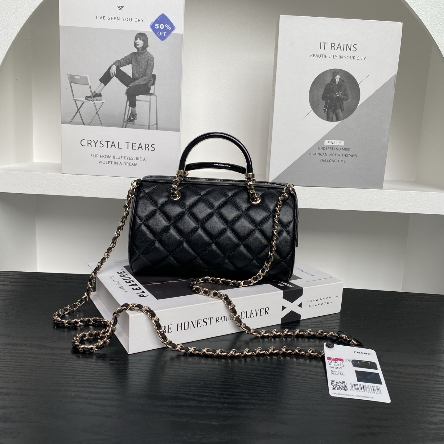 [Chanel Women