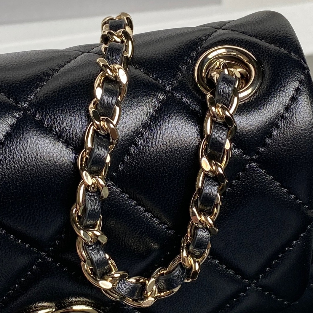 Chanel Style Leather Chain Bag style reference detail image 4 from source 770365