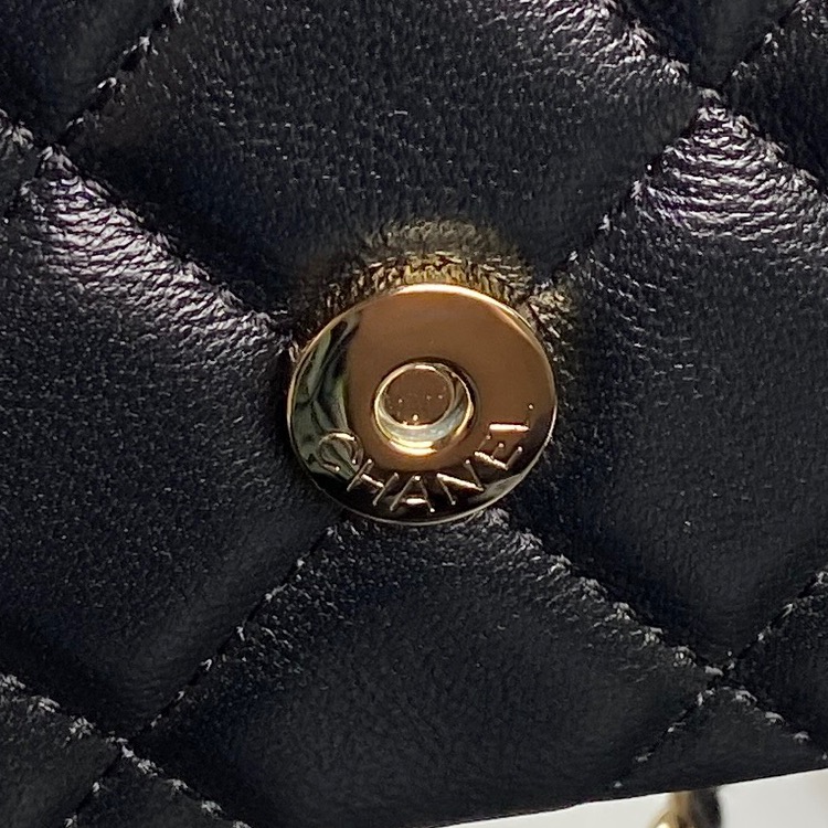 Chanel Style Leather Chain Bag style reference detail image 8 from source 770365