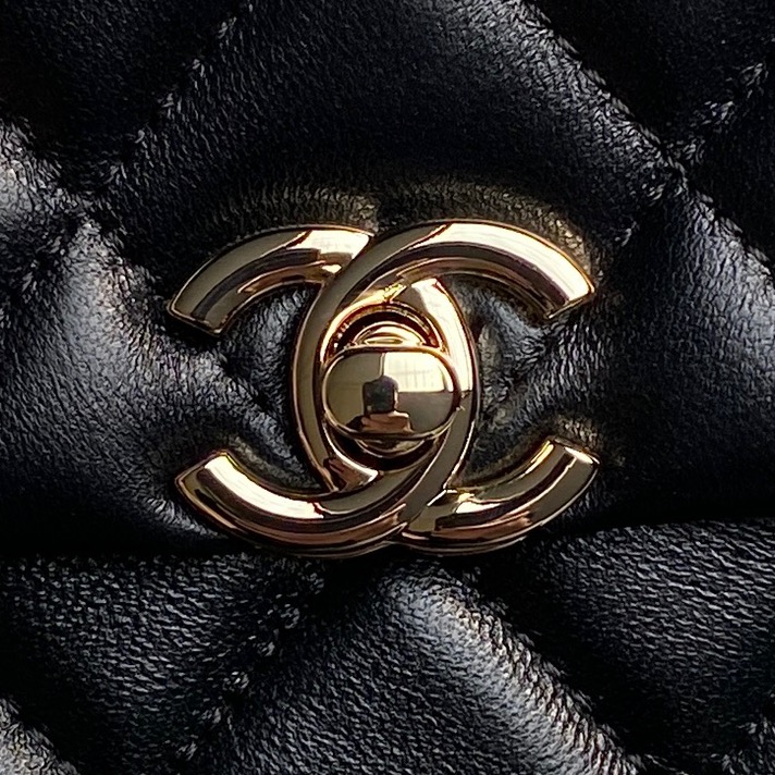 Chanel Style Leather Chain Bag style reference detail image 3 from source 770366