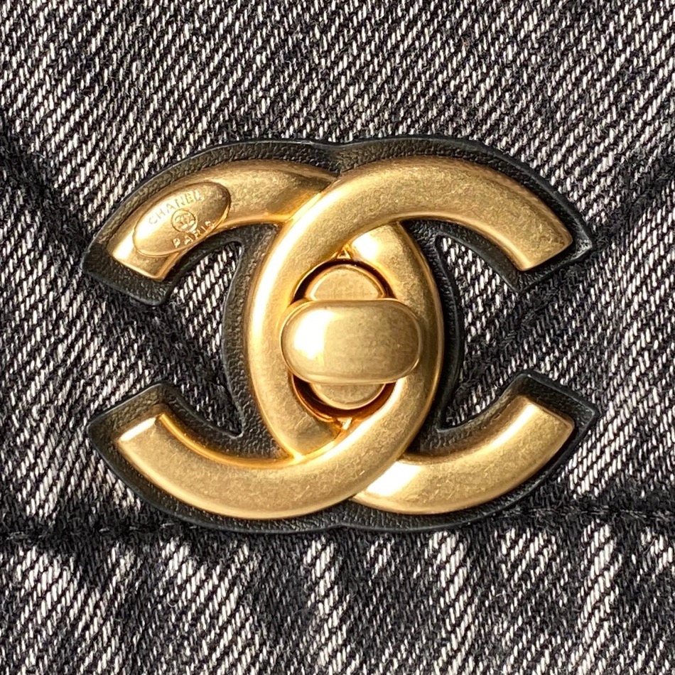 Chanel Style Leather Tote Bag style reference detail image 3 from source 764370