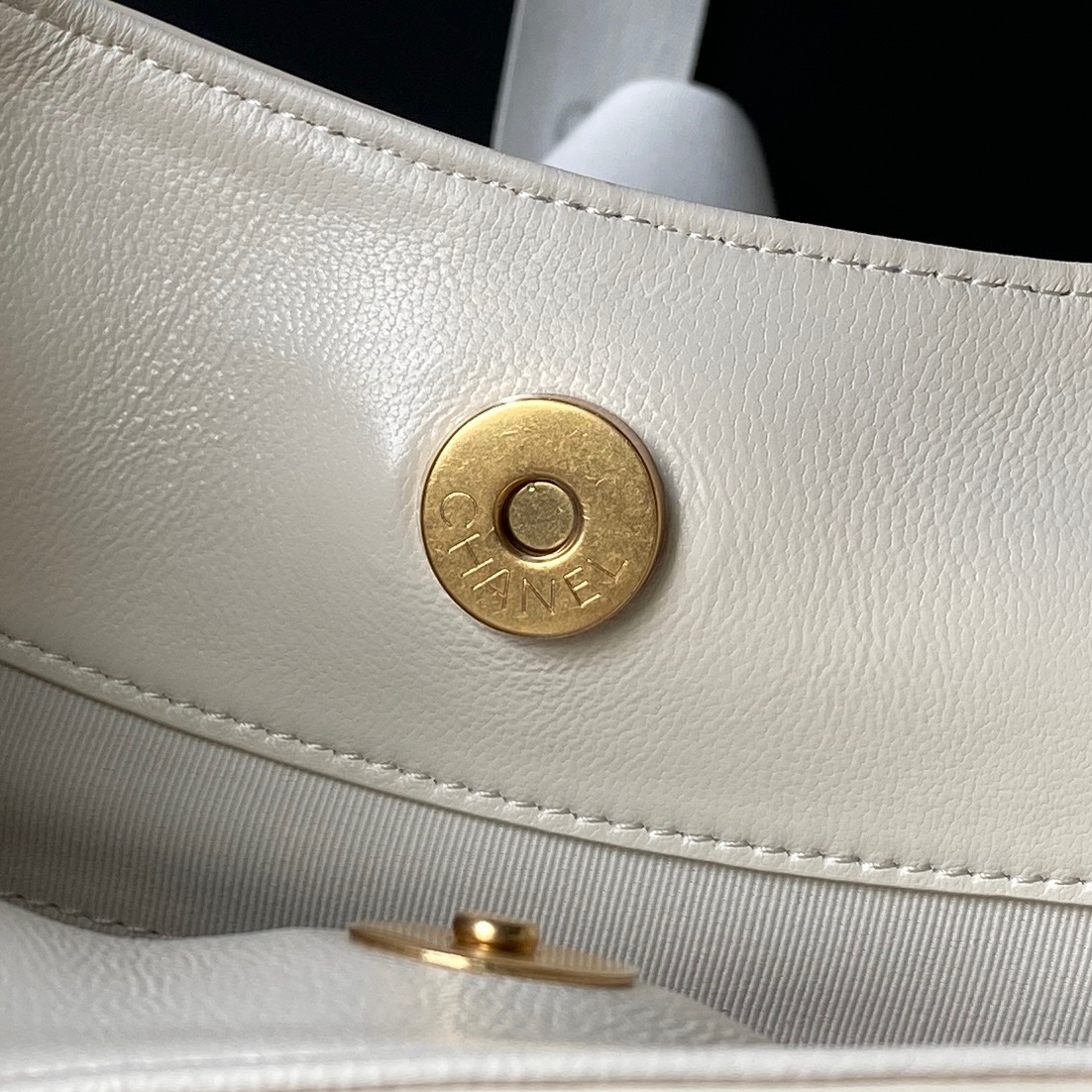 Chanel Style Leather Hobo Bag style reference detail image 9 from source 764375