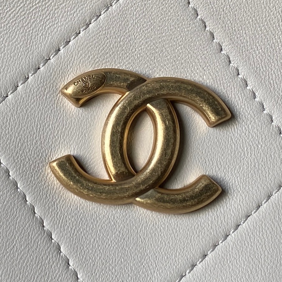 Chanel Style Leather Hobo Bag style reference detail image 3 from source 764375