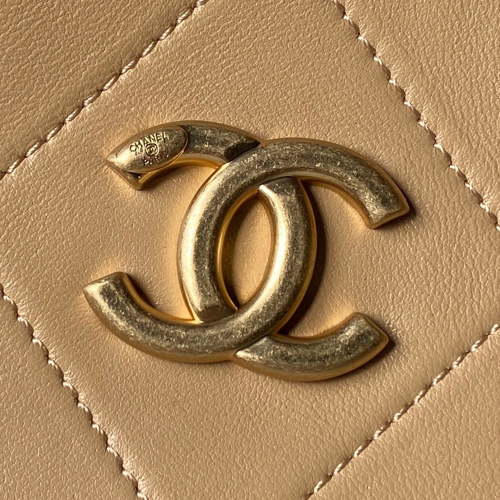 Chanel Style Leather Hobo Bag style reference detail image 3 from source 764374
