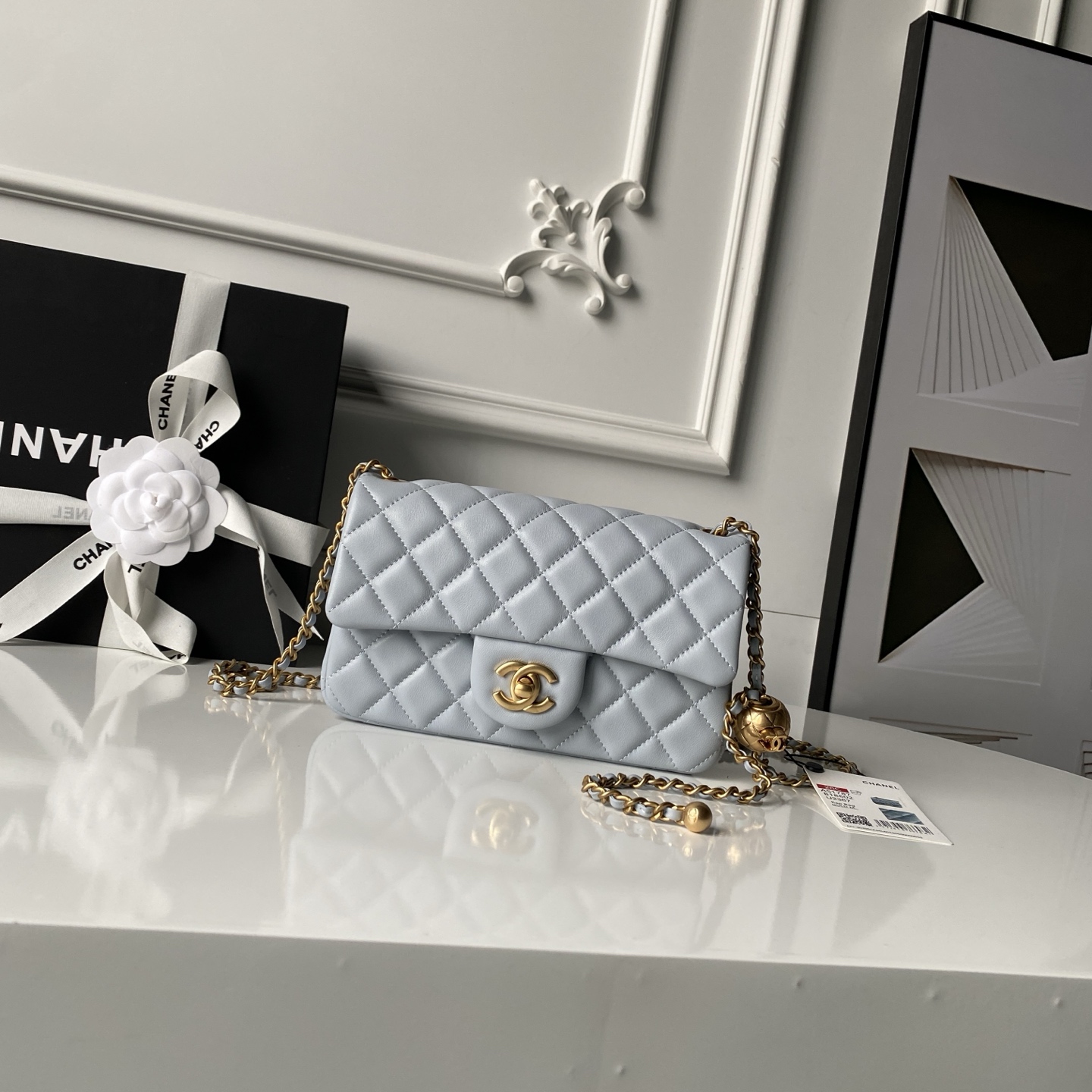 Сумка CF Mini с золотистой фурнитурой и цепью Chanel