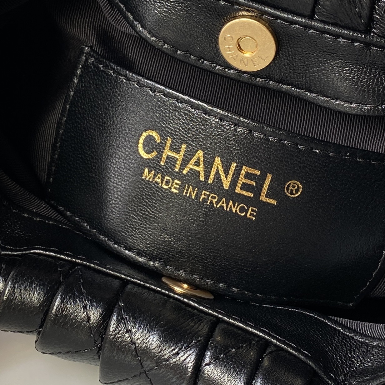 Chanel Style Leather Bag style reference detail image 7 from source 764379