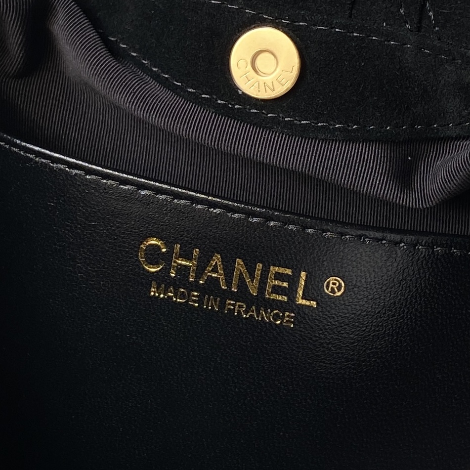 Chanel Style Leather Bag style reference detail image 9 from source 764380