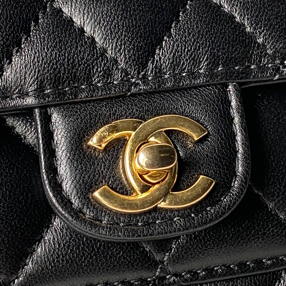 Chanel Style Leather Messenger Bag style reference detail image 3 from source 764387