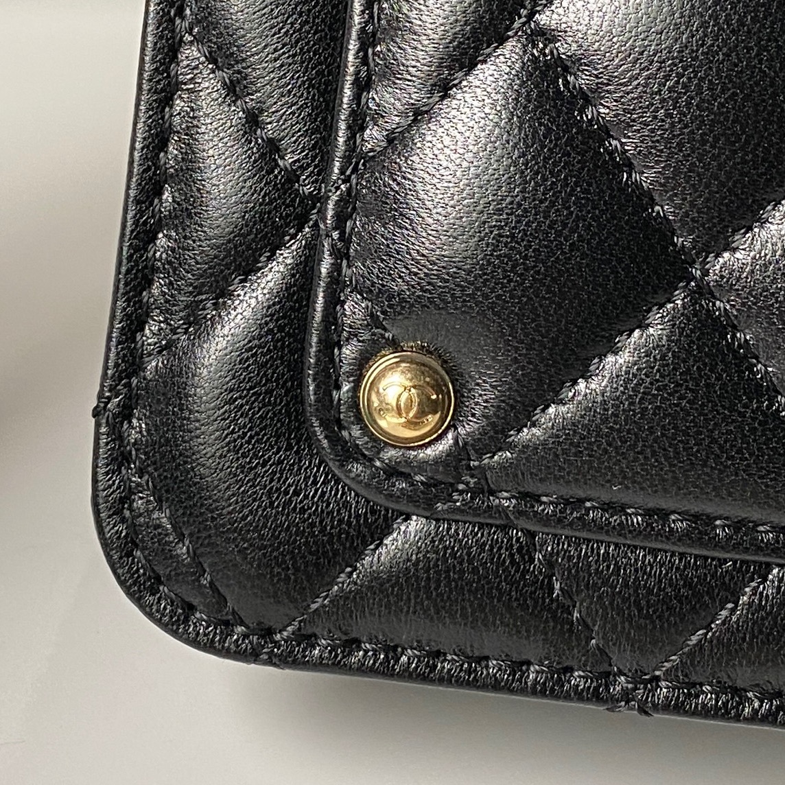 Chanel Style Leather Messenger Bag style reference detail image 5 from source 764387