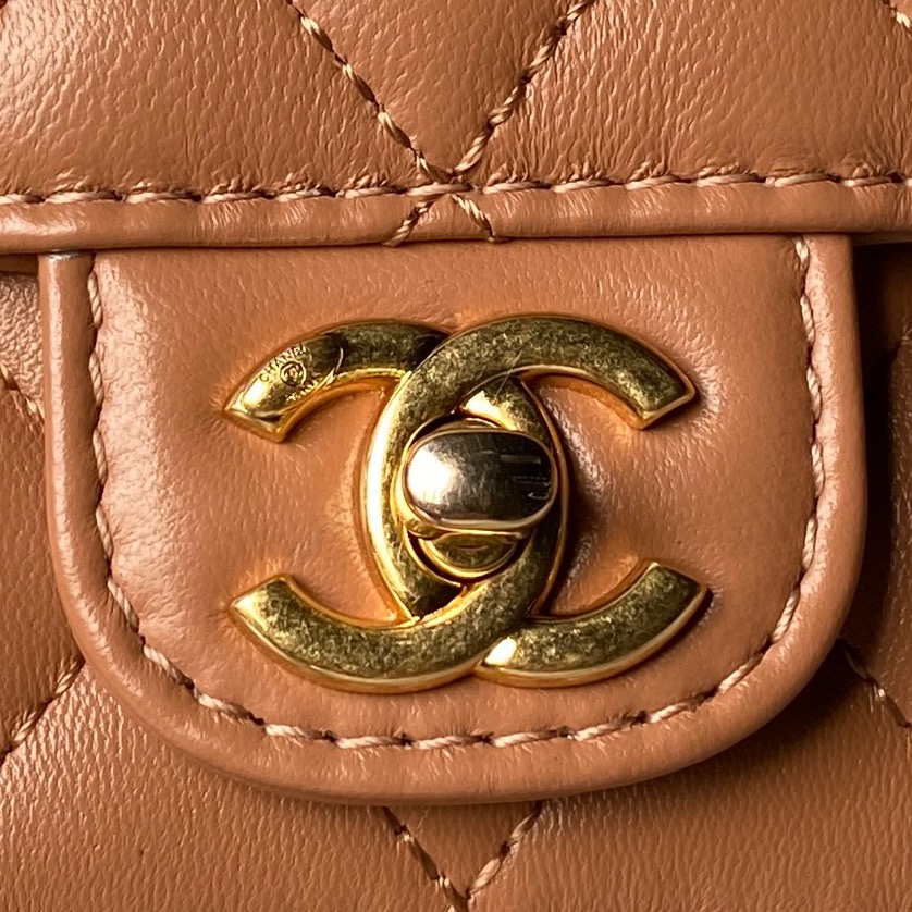 Chanel Style Leather Messenger Bag style reference detail image 3 from source 764386