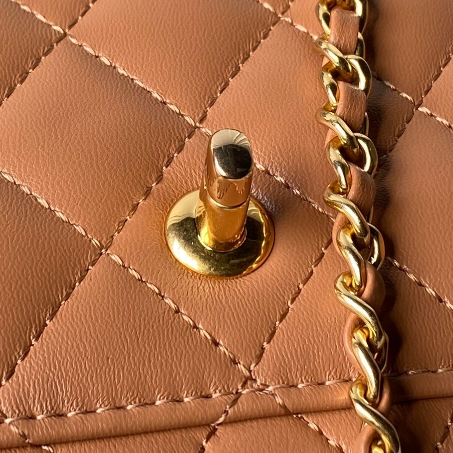 Chanel Style Leather Messenger Bag style reference detail image 8 from source 764386