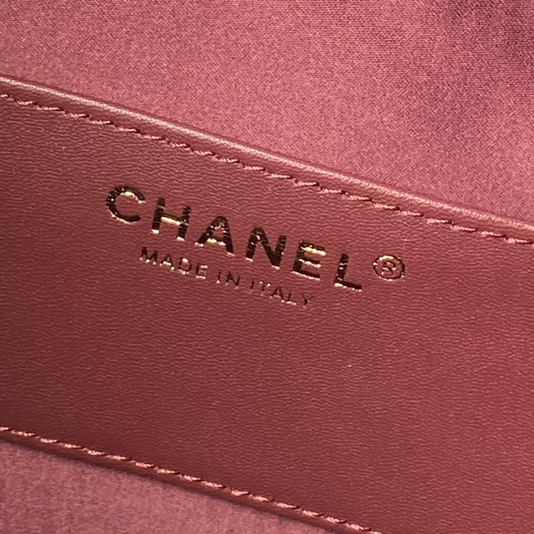 Chanel Style Leather Hobo Bag style reference detail image 9 from source 764349