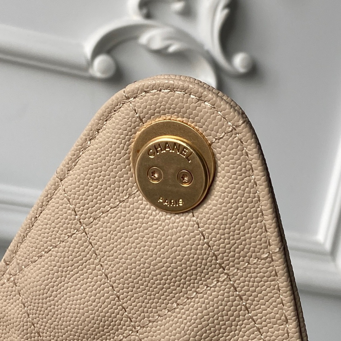 Chanel Style Leather Hobo Bag style reference detail image 5 from source 785927